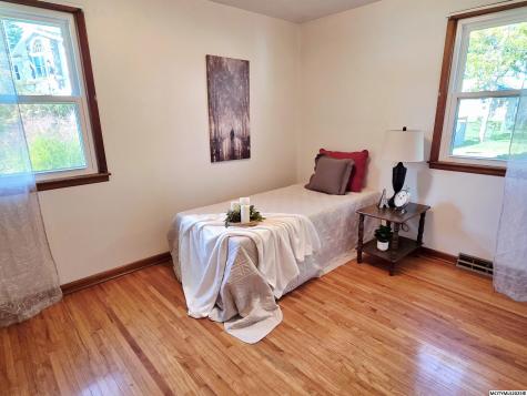 706 6th Place SE Mason City IA 50401