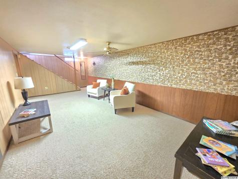 706 6th Place SE Mason City IA 50401