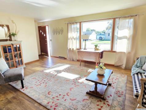 706 6th Place SE Mason City IA 50401