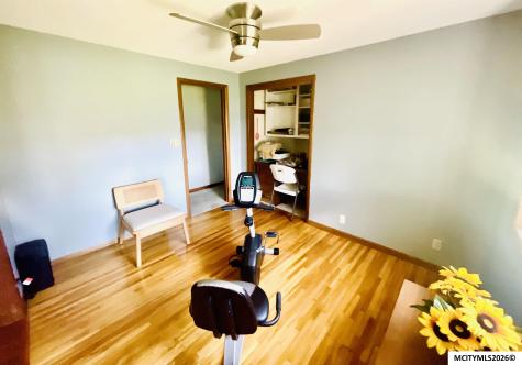 403 22nd SW Mason City IA 50401