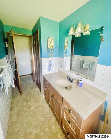 403 22nd SW Mason City IA 50401