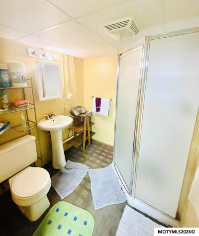 403 22nd SW Mason City IA 50401