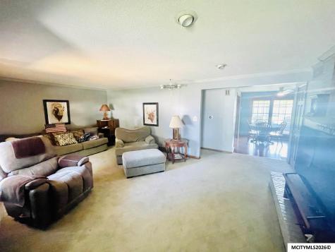 403 22nd SW Mason City IA 50401