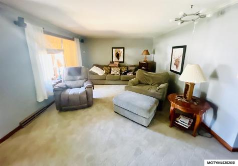 403 22nd SW Mason City IA 50401