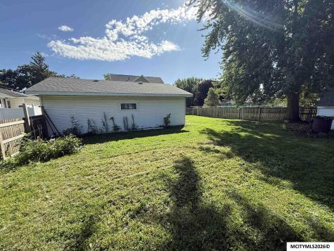 105 S Jefferson Street Stacyville IA 50476
