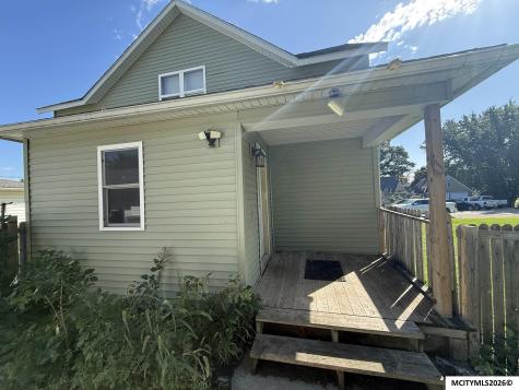 105 S Jefferson Street Stacyville IA 50476