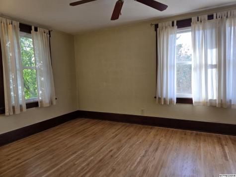 221 14th NW Mason City IA 50401