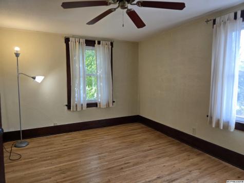 221 14th NW Mason City IA 50401