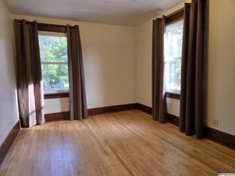 221 14th NW Mason City IA 50401