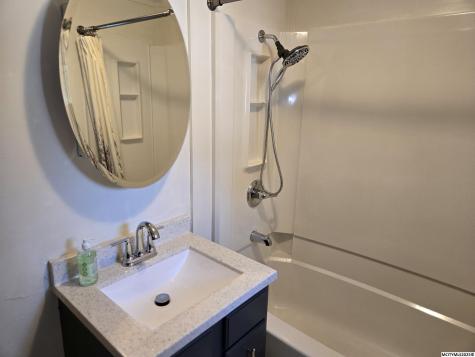 221 14th NW Mason City IA 50401