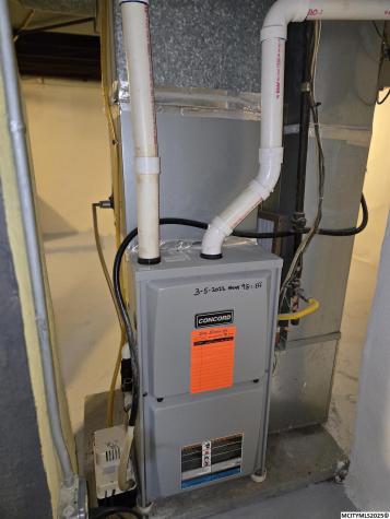 221 14th NW Mason City IA 50401