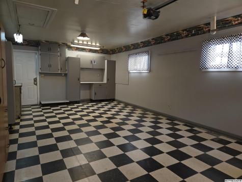 221 14th NW Mason City IA 50401