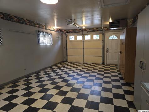 221 14th NW Mason City IA 50401