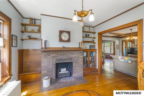 221 7th NW Mason City IA 50401