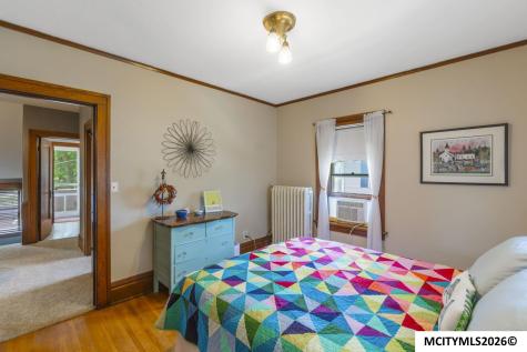 221 7th NW Mason City IA 50401