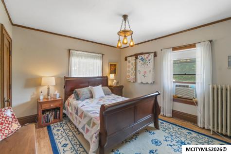 221 7th NW Mason City IA 50401