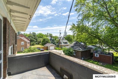 221 7th NW Mason City IA 50401
