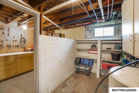221 7th NW Mason City IA 50401