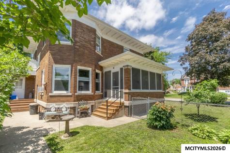221 7th NW Mason City IA 50401