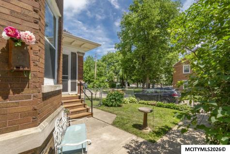 221 7th NW Mason City IA 50401