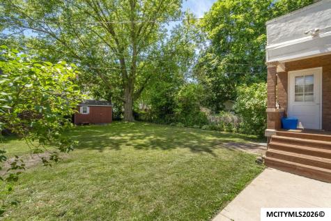 221 7th NW Mason City IA 50401