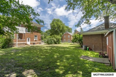 221 7th NW Mason City IA 50401