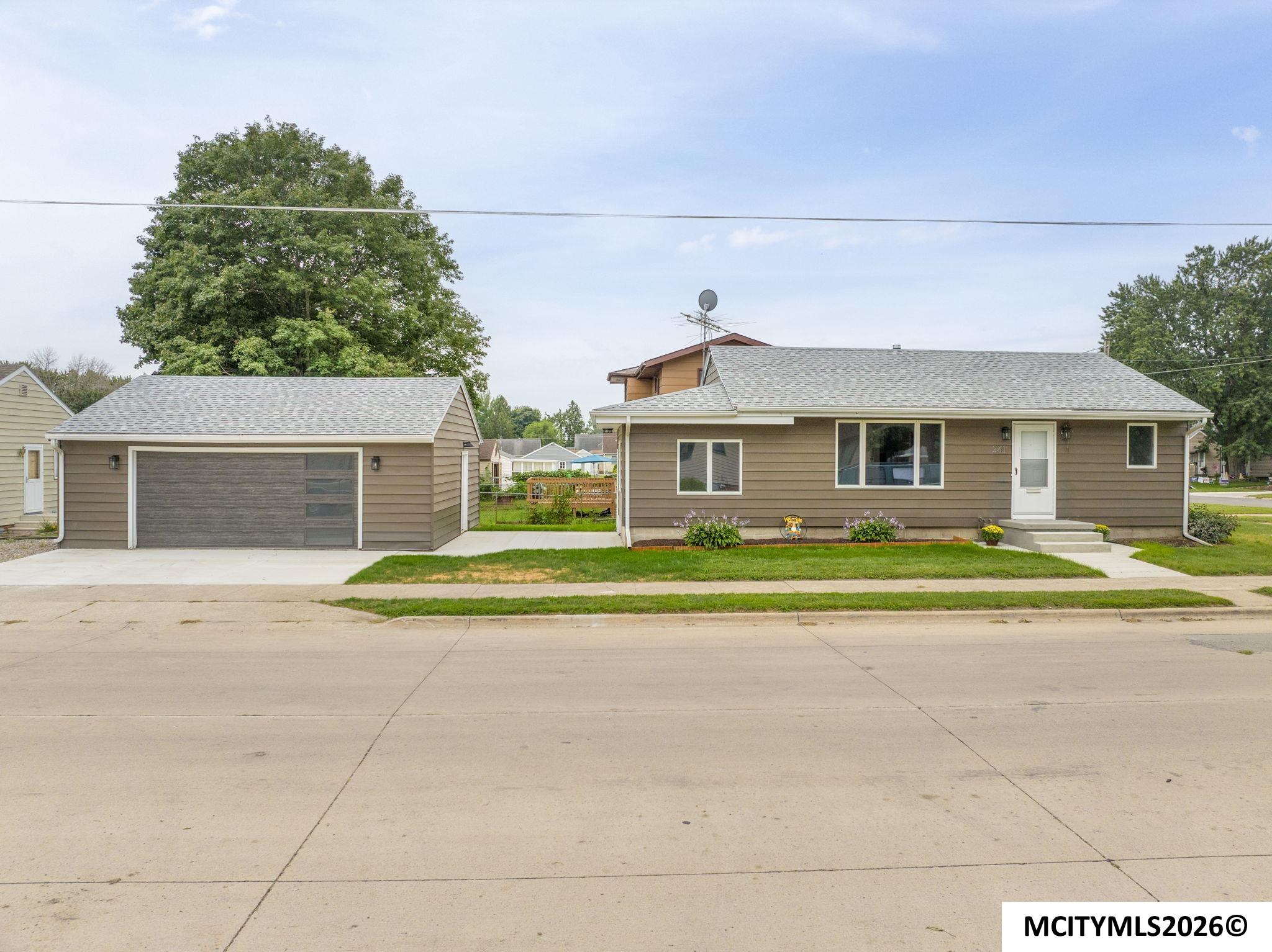 241 27th SW Mason City IA 50401