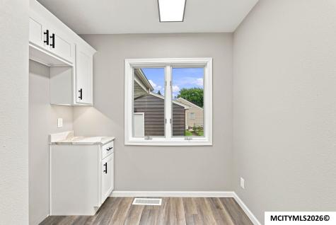 241 27th SW Mason City IA 50401