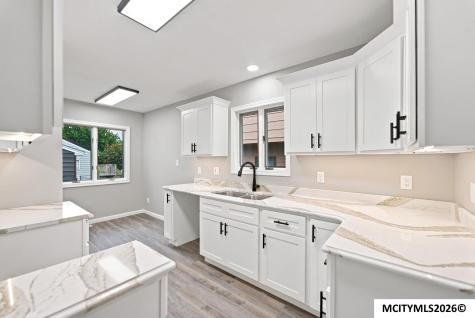 241 27th SW Mason City IA 50401