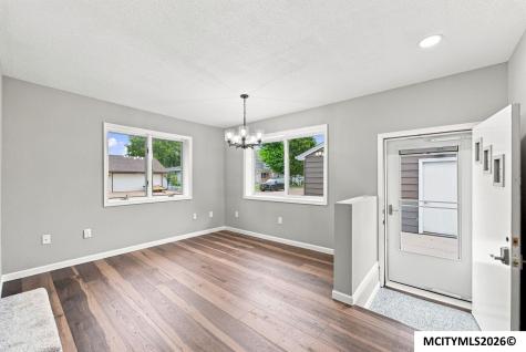 241 27th SW Mason City IA 50401