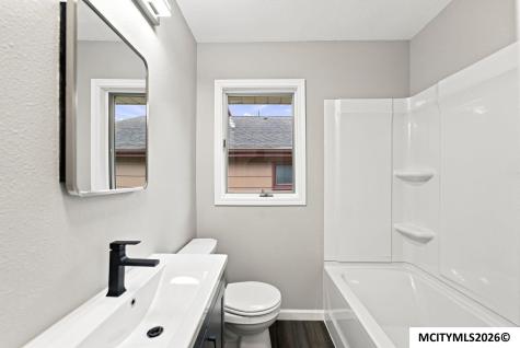 241 27th SW Mason City IA 50401
