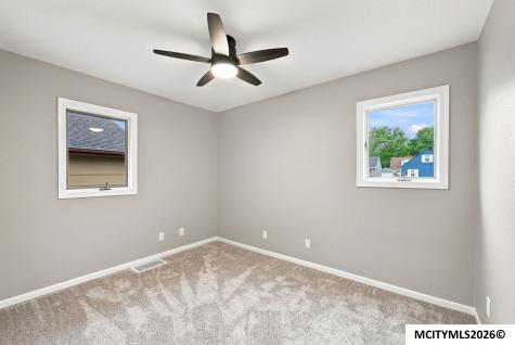 241 27th SW Mason City IA 50401