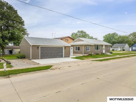 241 27th SW Mason City IA 50401