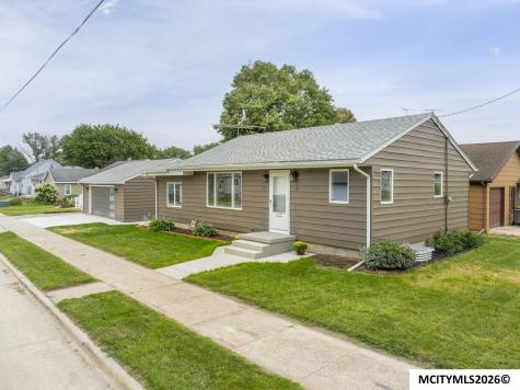 241 27th SW Mason City IA 50401