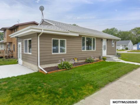 241 27th SW Mason City IA 50401