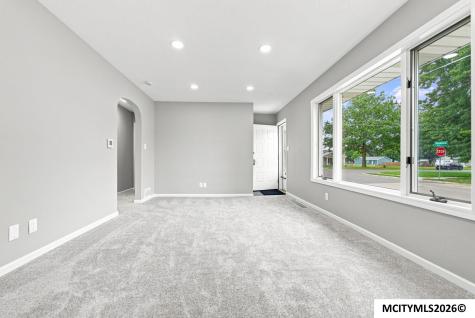 241 27th SW Mason City IA 50401