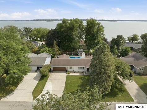 307 Orchard Lane Clear Lake IA 50428
