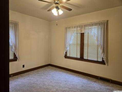 1022 N Monroe Avenue Mason City IA 50401