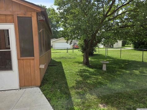 1022 N Monroe Avenue Mason City IA 50401