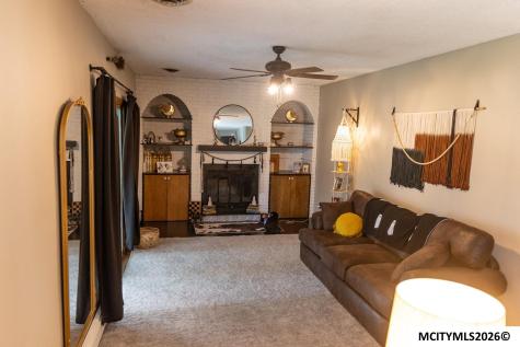 8 Williamsburg Circle Mason City IA 50401