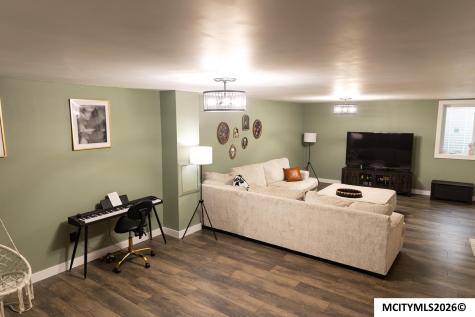 8 Williamsburg Circle Mason City IA 50401