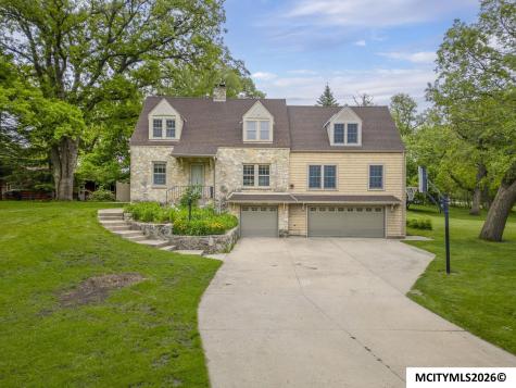 715 N Hampshire Avenue Mason City IA 50401
