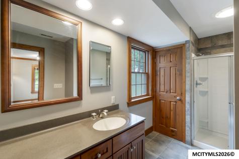 715 N Hampshire Avenue Mason City IA 50401