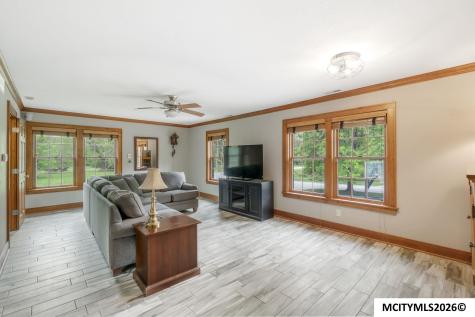 715 N Hampshire Avenue Mason City IA 50401