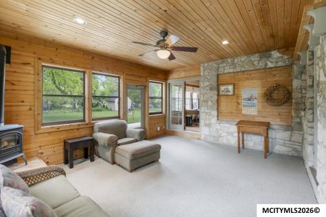 715 N Hampshire Avenue Mason City IA 50401