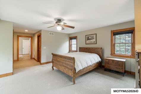 715 N Hampshire Avenue Mason City IA 50401
