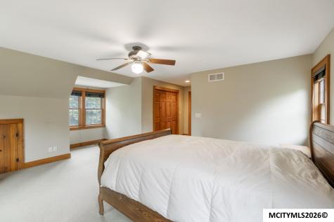 715 N Hampshire Avenue Mason City IA 50401
