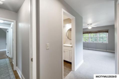 715 N Hampshire Avenue Mason City IA 50401
