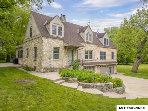 715 N Hampshire Avenue Mason City IA 50401