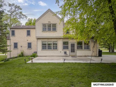 715 N Hampshire Avenue Mason City IA 50401